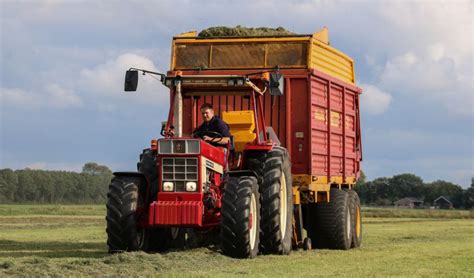 International 1046 Technische Daten - Deutschland