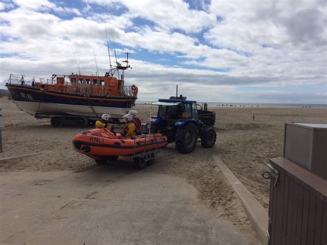 Barmouth Inshore Lifeboat Launch To Swimmers On Easter Monday Rnli