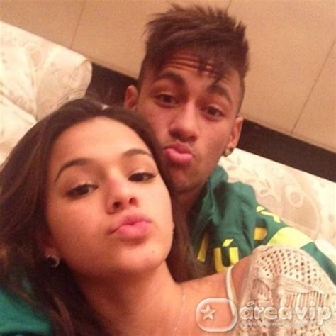 Modelo diz que foi pivô da crise no namoro de Neymar e Bruna Marquezine