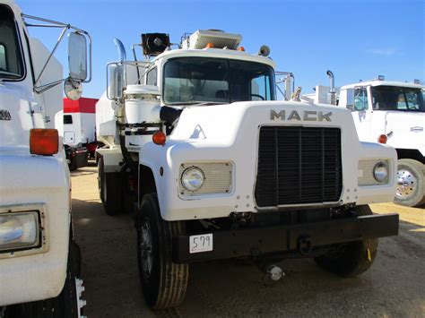 1987 Mack R686st Water Truck Vinsn1m2n179y7ha006805 Mack Diesel Engine 6 Speed Trans 44k Rear