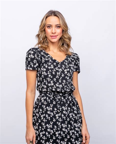 Vestido Em Viscose Estampada Regulagem Na Cintura Express O Moda