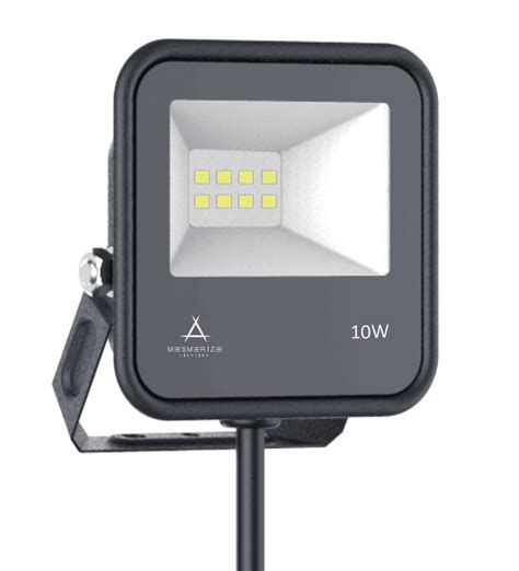 Atlas W Surge Protected Led Floodlight K Ledtronix