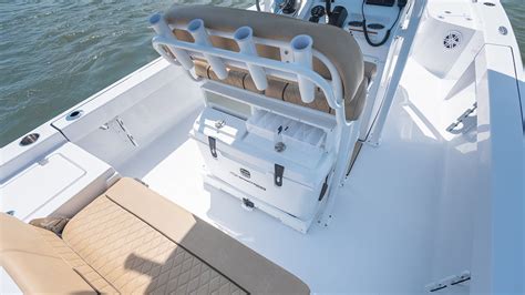 Sportsman Masters 227 Bay Boat Under Leaning Post Tackle Storage