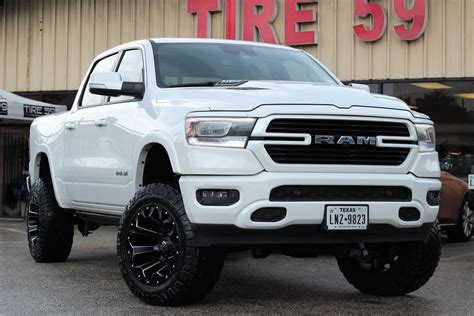 2020 Dodge Ram 1500 White Fuel Off Road Assault D546 Wheel Front