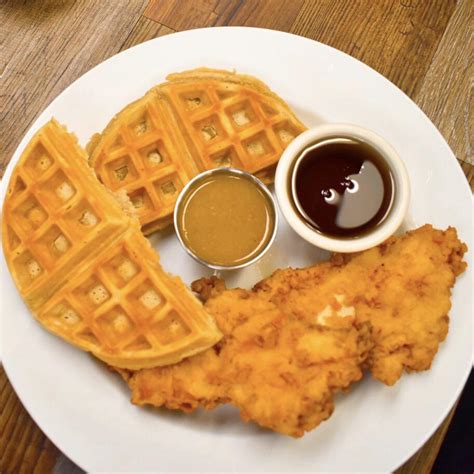 Yes Chicken And Waffles Please 🍗🧇 R Foodporn