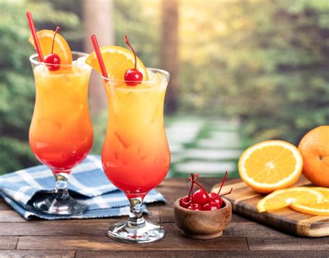 This Tequila Sunrise Tastes Like Summer — And Its Easy To Make With 3