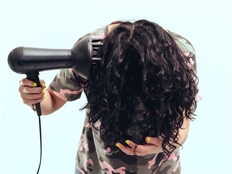 How To Diffuse Curly Hair Plus Mistakes To Avoid