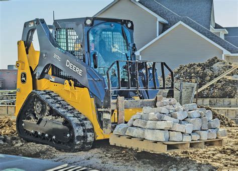 John Deere Compact Track Loaders Summarized — 2017 Spec Guide | Compact Equipment