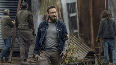 The Walking Dead Star Ross Marquand On Exploring Aarons Dark Side