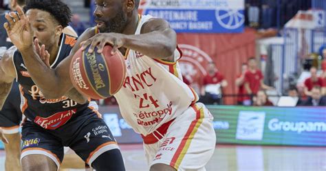 Basket ball Mérédis Houmounou après SLUC Nancy Fos sur Mer Nous