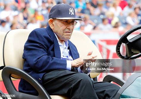 282 Former New York Yankees Yogi Berra Stock Photos High Res Pictures