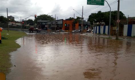 Chuva Provoca Alagamentos E Deixa Bairros De BH No Escuro