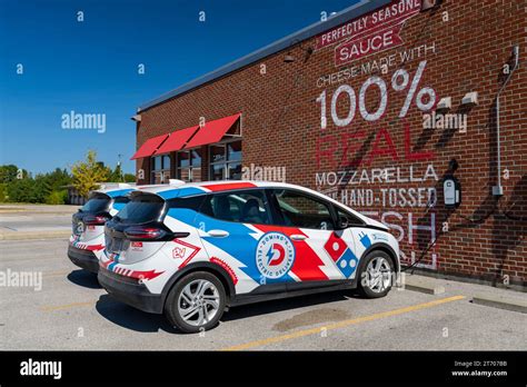 Terre Haute In Sept 30 2023 Dominos Electric Delivery Vehicles