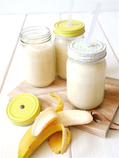 Sahnewölkchen Shake it Baby Banana Milchshake Food Glass of milk