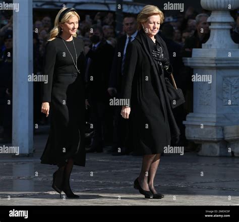 La princesa María Chantal el príncipe heredero Pavlos y la reina Ana