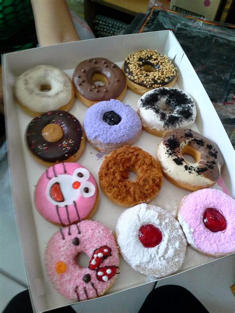 Twelve Donat Madu Cihanjuang