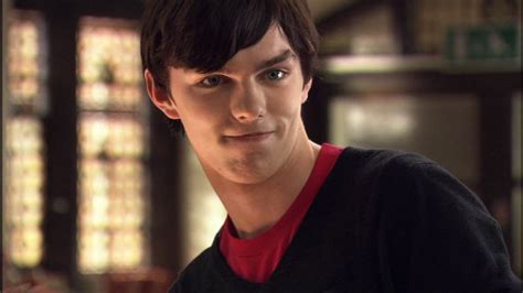 Skins 1x01 Nicholas Hoult Image 13237823 Fanpop