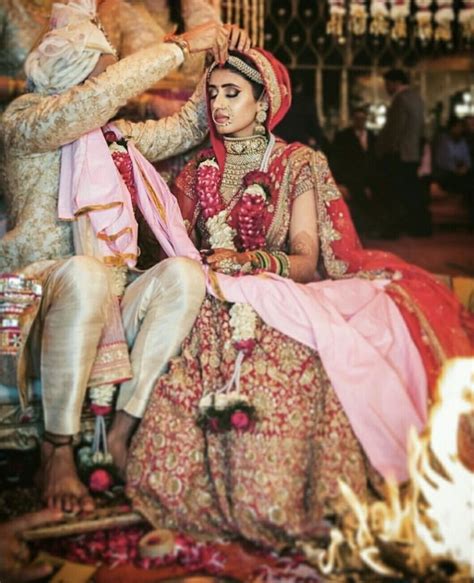 Pin By Urmilaa Jasawat On Abridal Photography Wedding Couple Poses