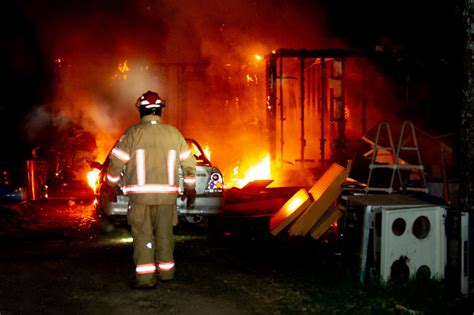 Un Homme Subit Des Brûlures Dans Un Incendie Photos Et Vidéo Lexpress