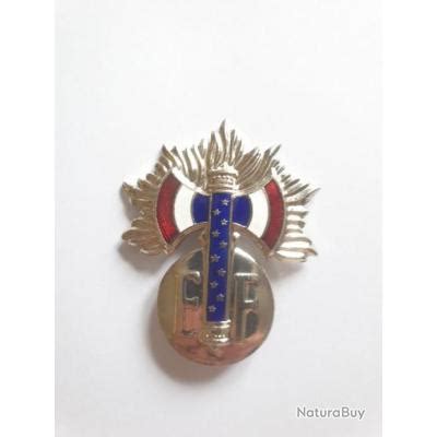 Insigne De Casque Adrian P Accessoires De Toilette Militaria