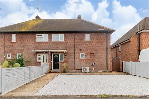 3 Bed Semi Detached House For Sale In Mylne Square Wokingham