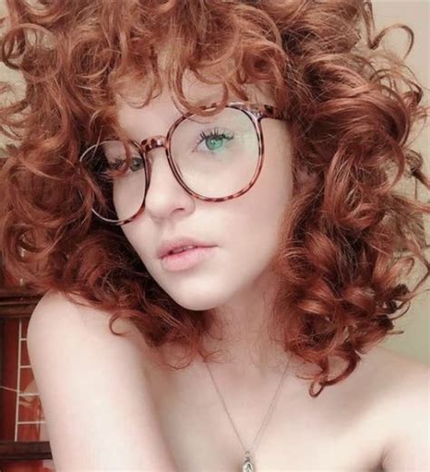 Pin By Andrew Picot On Beautiful Wow Red Hair And Glasses Red Hair Woman Red Hair Green Eyes