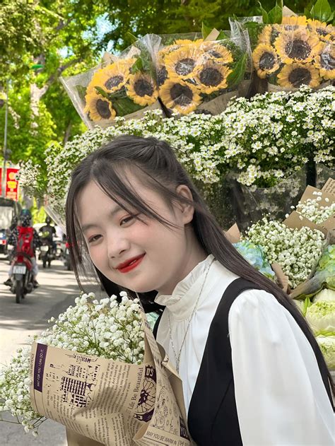 Hot TikToker giúp đỡ Phúng Phính gây tranh cãi vì gọi món ăn đặc sản Việt Nam là Cám Lợn