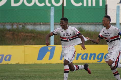 São Paulo vira e goleia o Botafogo pela Copa RS SPFC