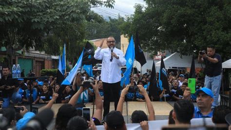 Ernesto Castro Se Inscribe Como Precandidato Para Diputado Por San Salvador