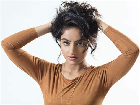 Kavach 2 Deepika Singh Hot and Sexy Photos दय और बत हम ऐकटरस दपक सह क हट अवतर