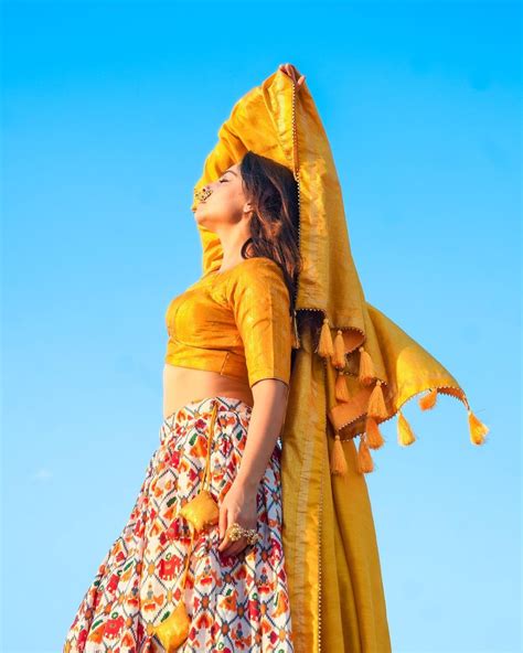 Hot Photoshoot Of Actress Sonali Kulkarni See Photo