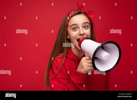 Beautiful blonde girl scream Banque de photographies et dimages à haute résolution Alamy