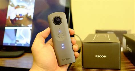 Ra mắt ở Việt Nam chiếc camera 360 độ Ricoh Theta V có giá 11 triệu đồng