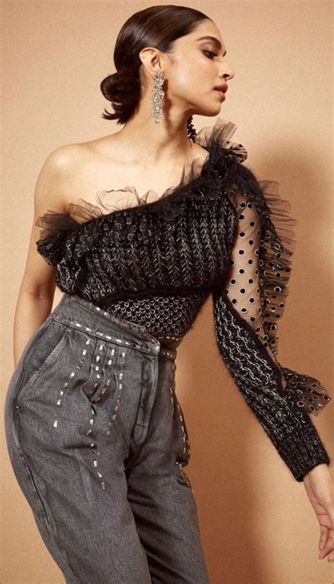 Deepika Padukone Bollywood Actress Hot Photos Bollywood Celebrities Bollywood Actress Hot