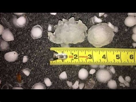 Na Florida Tempestade De Granizo Pedras Do Tamanho De Bola De