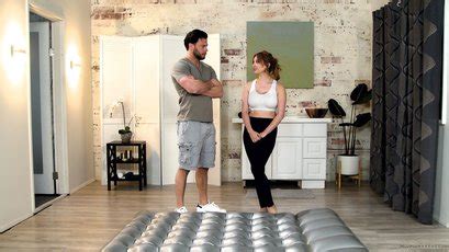 Lusty Redhead Quinn Wilde Giving A Steaming Hot Massage To Seth 17 Photos