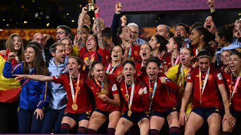 Las jugadoras de la selección femenina mantienen su órdago y renuncian