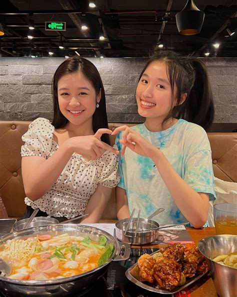 Hoa Kh I Nh B O Ng C V Hot Tiktoker Jenny Hu Nh B T Trend Nh Y Nh T C Ng Nhau Di N M O Th