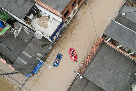 Al Menos 18 Muertos Por Las Inundaciones En Brasil