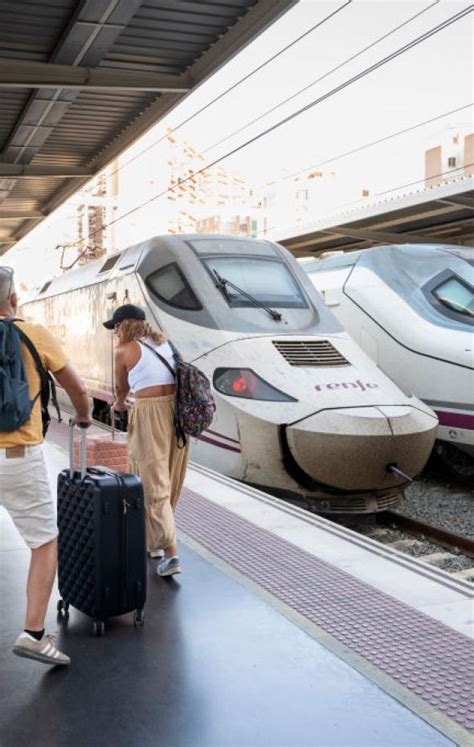 Renfe y Ouigo vuelven a poner a la venta los billetes para la línea