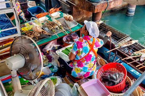 Taling Chan Floating Market on Behance