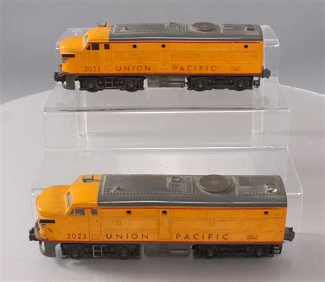 Lionel 2023 Union Pacific Gray And Yellow Alco Aa Diesel Locomotive Set