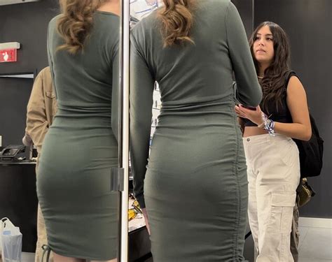 Gorgeous Curvy Brunette In Tight Dress W Vpl Ass Forum
