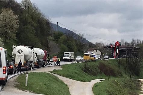 Te Ka Prometna Nesre A Na Ulazu U Travnik Jedna Osoba Poginula