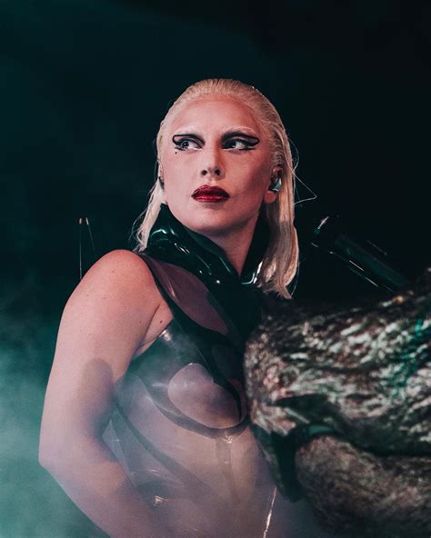 Lady Gaga Charts Fan Account On Twitter Despite Not Releasing New