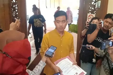 Gibran Akan Ikuti Keputusan Bawaslu Jakpus Usai Kegiatan Bagi Bagi Susu