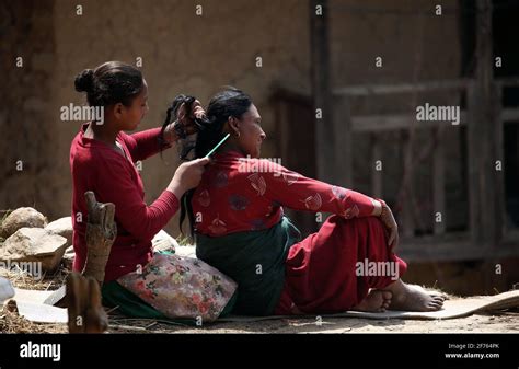 Makawanpur Bagmati Nepal Th Apr A Girl Combs Hair Of A Woman