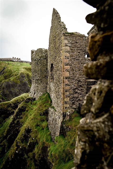 Dunluce-Castle-Ruins-Northern-Ireland - Appetites Abroad