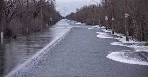 Najveće poplave u poslednjih 100 godina 100 000 ljudi evakuisano u