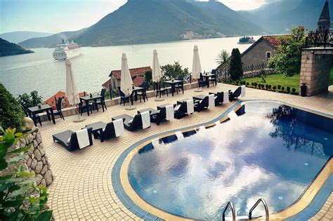 Luxury apart hotel with pool and sea views | Dream Estates Montenegro ...